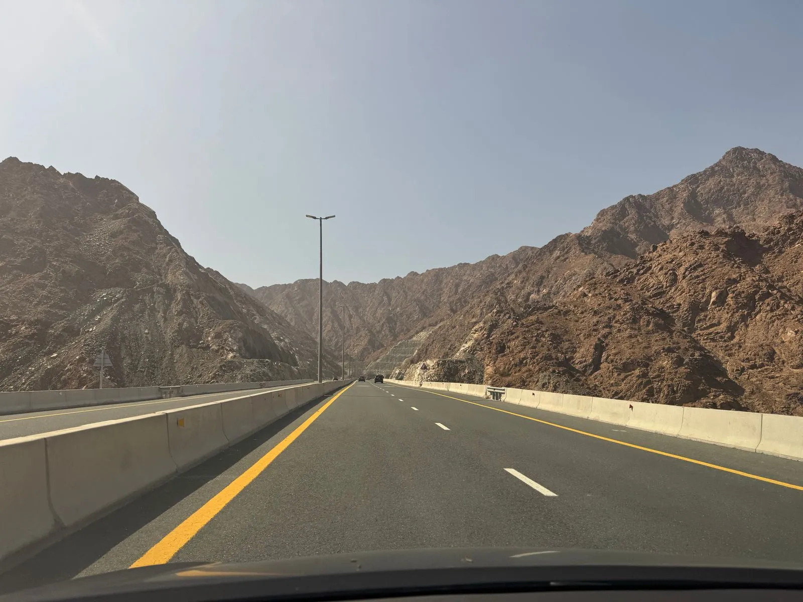 Bergstraße durchs Hajar-Gebirge auf dem Weg nach Fujairah