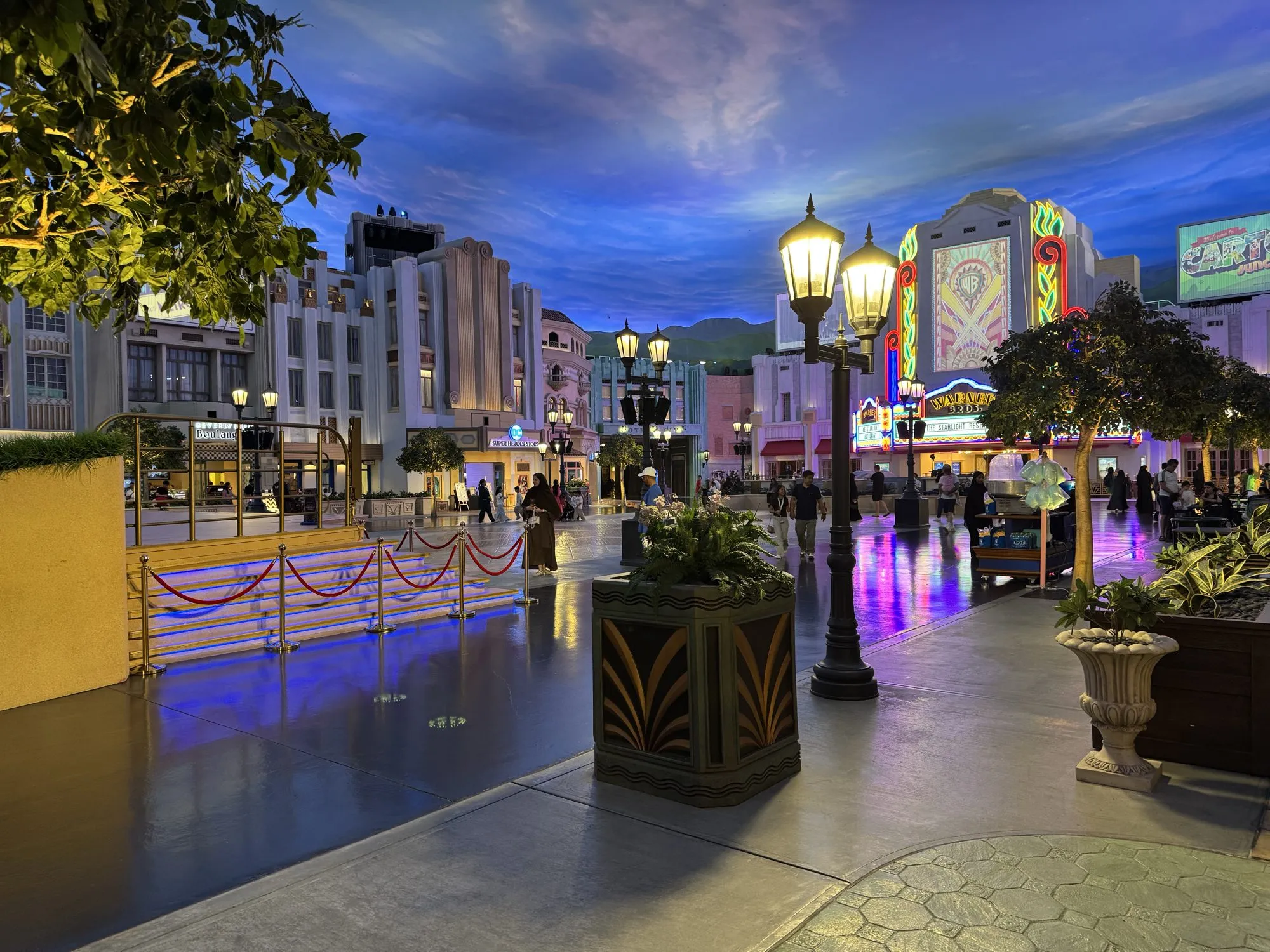 Cartoon Junction mit bunten Fassaden